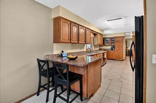 6602 Montclair Ln, Madison, WI 53711 - Photo 14