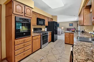 6602 Montclair Ln, Madison, WI 53711 - Photo 12