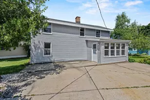 5904 Lake Edge Rd, Mcfarland, WI 53558 - Photo 4