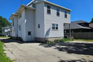 505 W Irving Ave, Oshkosh, WI 54901 - Photo 6
