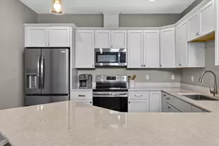 3704 Newcastle Dr, Janesville, WI 53546 - Photo 8