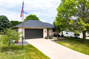 2938 Yale Dr, Janesville, WI 53548 - Photo 2