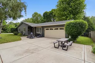 4692 Gaston Cir, Cottage Grove, WI 53527 - Photo 4