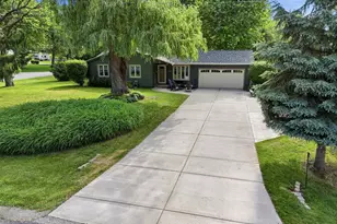 4692 Gaston Cir, Cottage Grove, WI 53527 - Photo 2