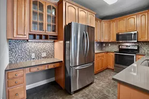 49 Cherokee Cir, Madison, WI 53704 - Photo 6