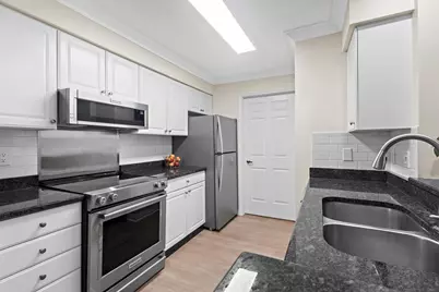 8530 Greenway Boulevard #107, Middleton, WI 53562 - Photo 6