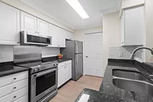 8530 Greenway Blvd, Middleton, WI 53562 - Photo 6