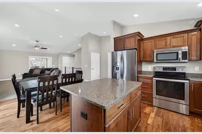 2846 Hazelnut Trail, Sun Prairie, WI 53590 - Photo 6