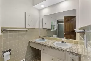 2403 Maywood Cir, Middleton, WI 53562 - Photo 26