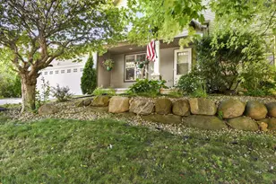1233 Velvet Leaf Dr, Madison, WI 53719 - Photo 2