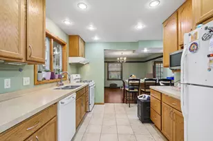 7008 Elmwood Ave, Middleton, WI 53562 - Photo 8