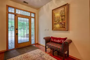 811 Farwell Dr, Madison, WI 53704 - Photo 4