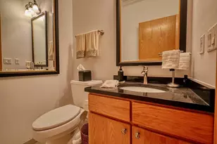 811 Farwell Dr, Madison, WI 53704 - Photo 38