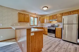 6413 Dylyn Dr, Madison, WI 53719 - Photo 12