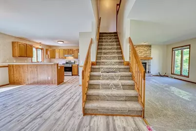 6413 Dylyn Drive, Madison, WI 53719 - Photo 8