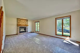 6413 Dylyn Dr, Madison, WI 53719 - Photo 4