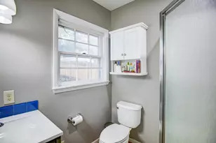 207 S Owen Dr, Madison, WI 53705 - Photo 18