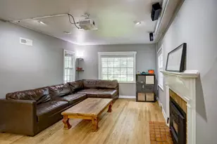 207 S Owen Dr, Madison, WI 53705 - Photo 6