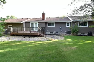 100 Grandview Dr, Sun Prairie, WI 53590 - Photo 8