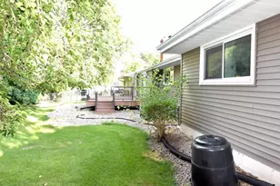 100 Grandview Dr, Sun Prairie, WI 53590 - Photo 4