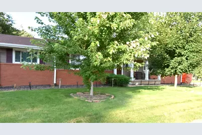 100 Grandview Drive, Sun Prairie, WI 53590 - Photo 2