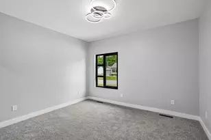 386 Oakbrook Dr, Wisconsin Dells, WI 53965 - Photo 26