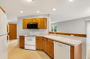 1331 Swordleaf Ln, Sun Prairie, WI 53590 - Photo 8