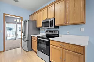 3829 Maple Grove Dr, Madison, WI 53719 - Photo 4