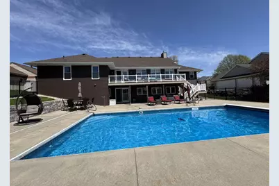 847 Cambridge Drive, Janesville, WI 53548 - Photo 2