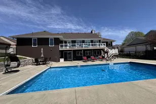 847 Cambridge Dr, Janesville, WI 53548 - Photo 2