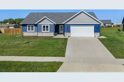 2055 Willow Run, Reedsburg, WI 53959 - Photo 2