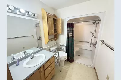 635 W Slifer Street #D, Portage, WI 53901 - Photo 8