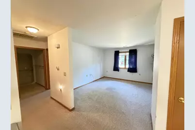 635 W Slifer Street #D, Portage, WI 53901 - Photo 6