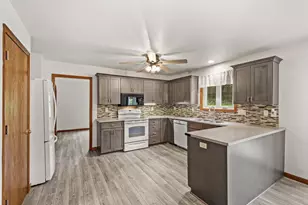3702 Spring Hill Ct, Middleton, WI 53562 - Photo 10