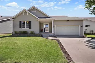 909 Tony Dr, Madison, WI 53704 - Photo 2