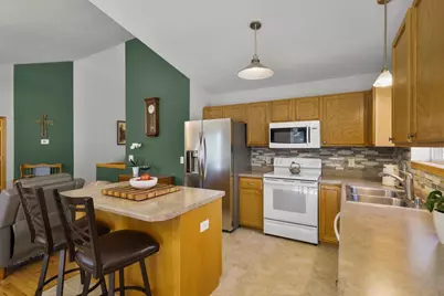 909 Tony Drive, Madison, WI 53704 - Photo 8