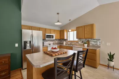 909 Tony Drive, Madison, WI 53704 - Photo 10