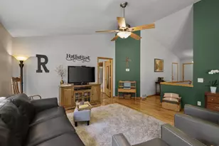909 Tony Dr, Madison, WI 53704 - Photo 6