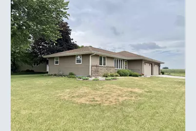 4105 Mackinac Drive, Janesville, WI 53546 - Photo 2