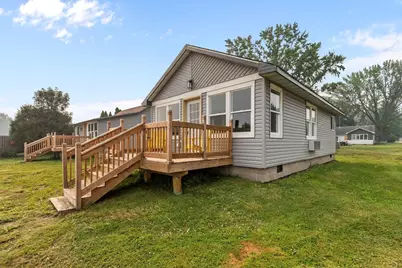 138 E Front Street, Marquette, WI 53947 - Photo 4