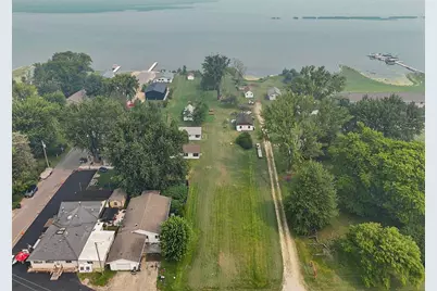 138 E Front Street, Marquette, WI 53947 - Photo 4
