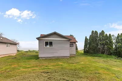 138 E Front Street, Marquette, WI 53947 - Photo 32