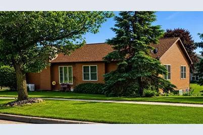 1352 Windsor Circle, Watertown, WI 53098 - Photo 2