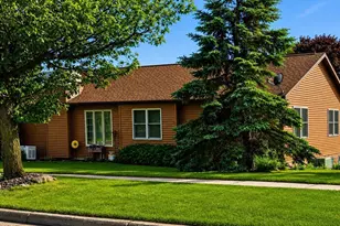 1352 Windsor Cir, Watertown, WI 53098 - Photo 2