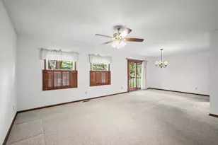 3906 Rolling Hill Dr, Middleton, WI 53562 - Photo 10