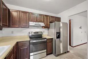 3906 Rolling Hill Dr, Middleton, WI 53562 - Photo 18