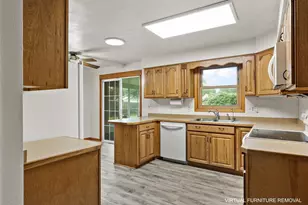 1520 N Pontiac Dr, Janesville, WI 53545 - Photo 10