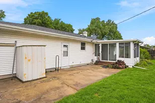 1520 N Pontiac Dr, Janesville, WI 53545 - Photo 44