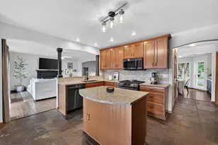 405 Meadow View Ln, DeForest, WI 53532 - Photo 14