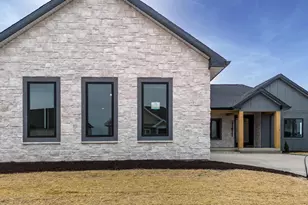 635 Rustic Rise Wy, Verona, WI 53593 - Photo 2